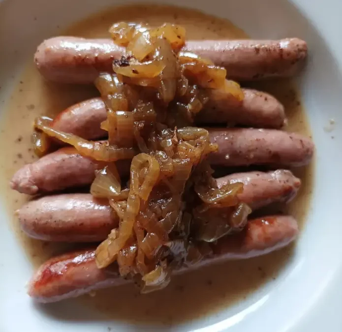 Salchichas frescas en salsa, Amanecer